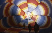 Hot air balloon trip : inside the balloon with people