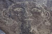 Petroglyphs : human face
